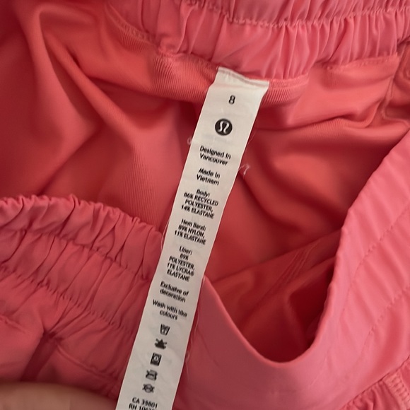 lululemon hotty hot shorts - Picture 3 of 3
